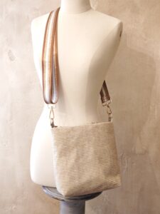 Sac bandoulière velours côtelé doré